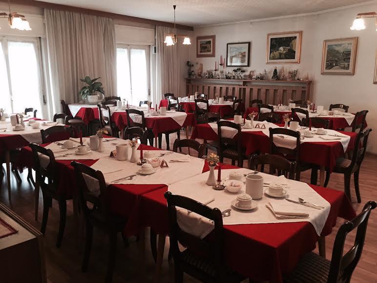 Garni Hirsch Hotel Canazei Eksteriør billede