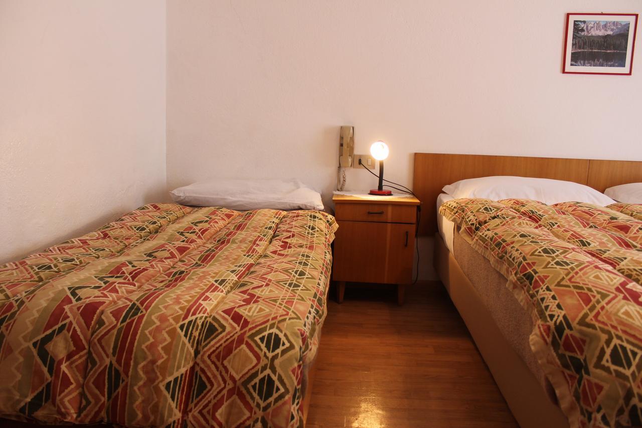 Garni Hirsch Hotel Canazei Eksteriør billede