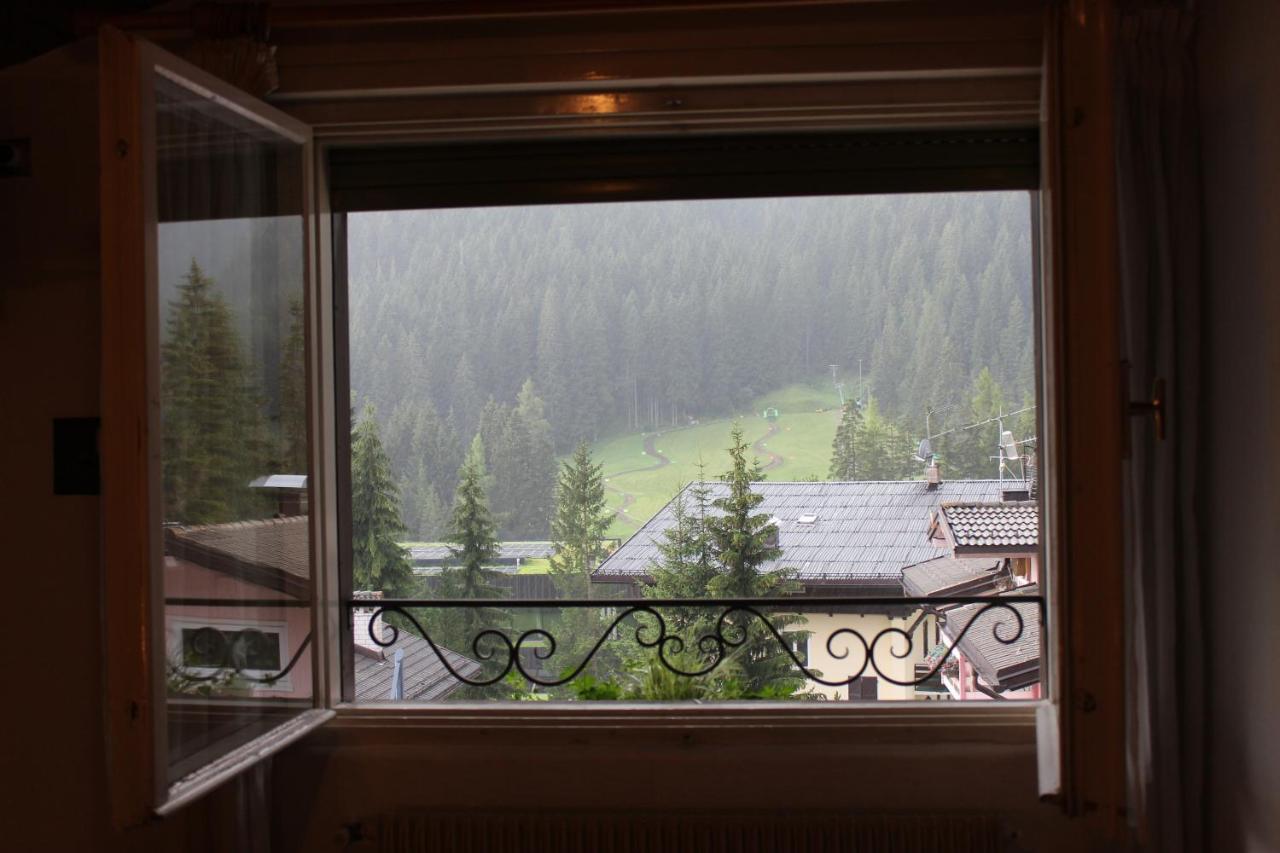Garni Hirsch Hotel Canazei Eksteriør billede